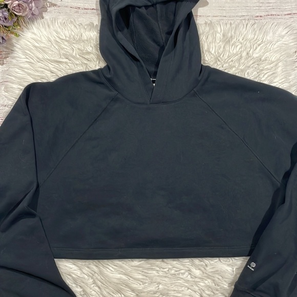 Bandier x Something Navy Cropped Pullover Hoodie in Black - Picture 8 of 12